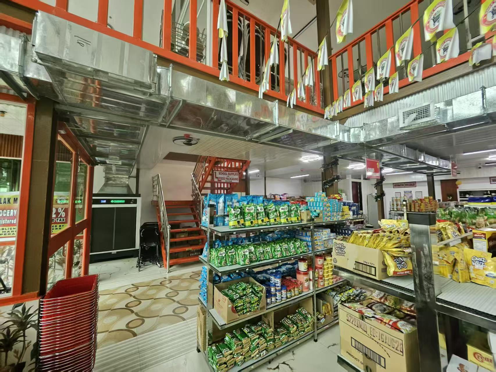 Yuzen ducting installed in a retail grocery store