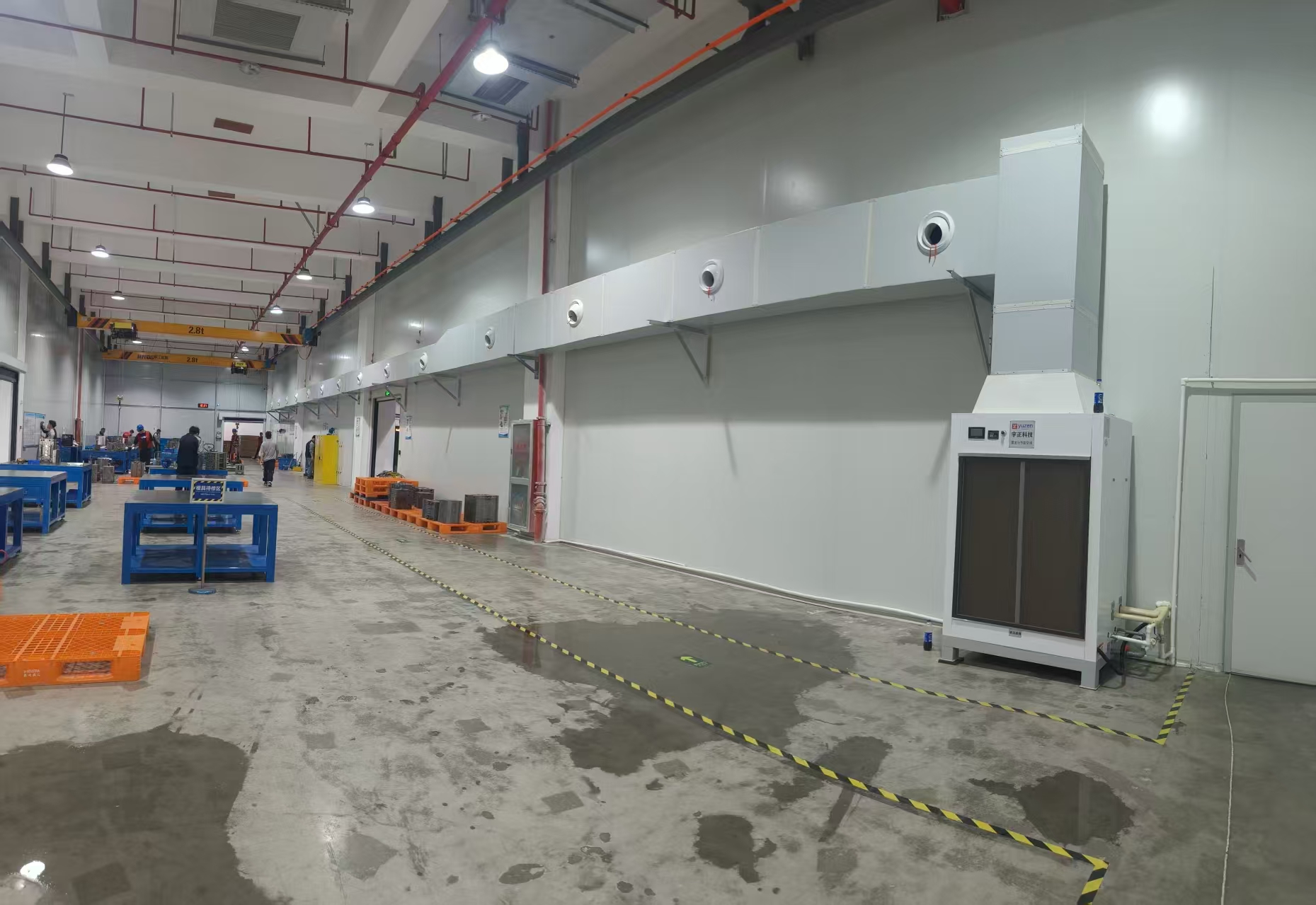 Yuzen unit mounted in a manufacturing workshop